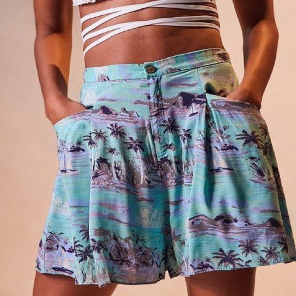 NEW kimichi blue tropical high waisted shorts